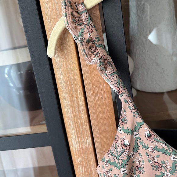 Roller Rabbit block print one piece swimsuit floral ruffle straps scoop neck - Picture 5 of 7